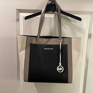 Michael Kors tote